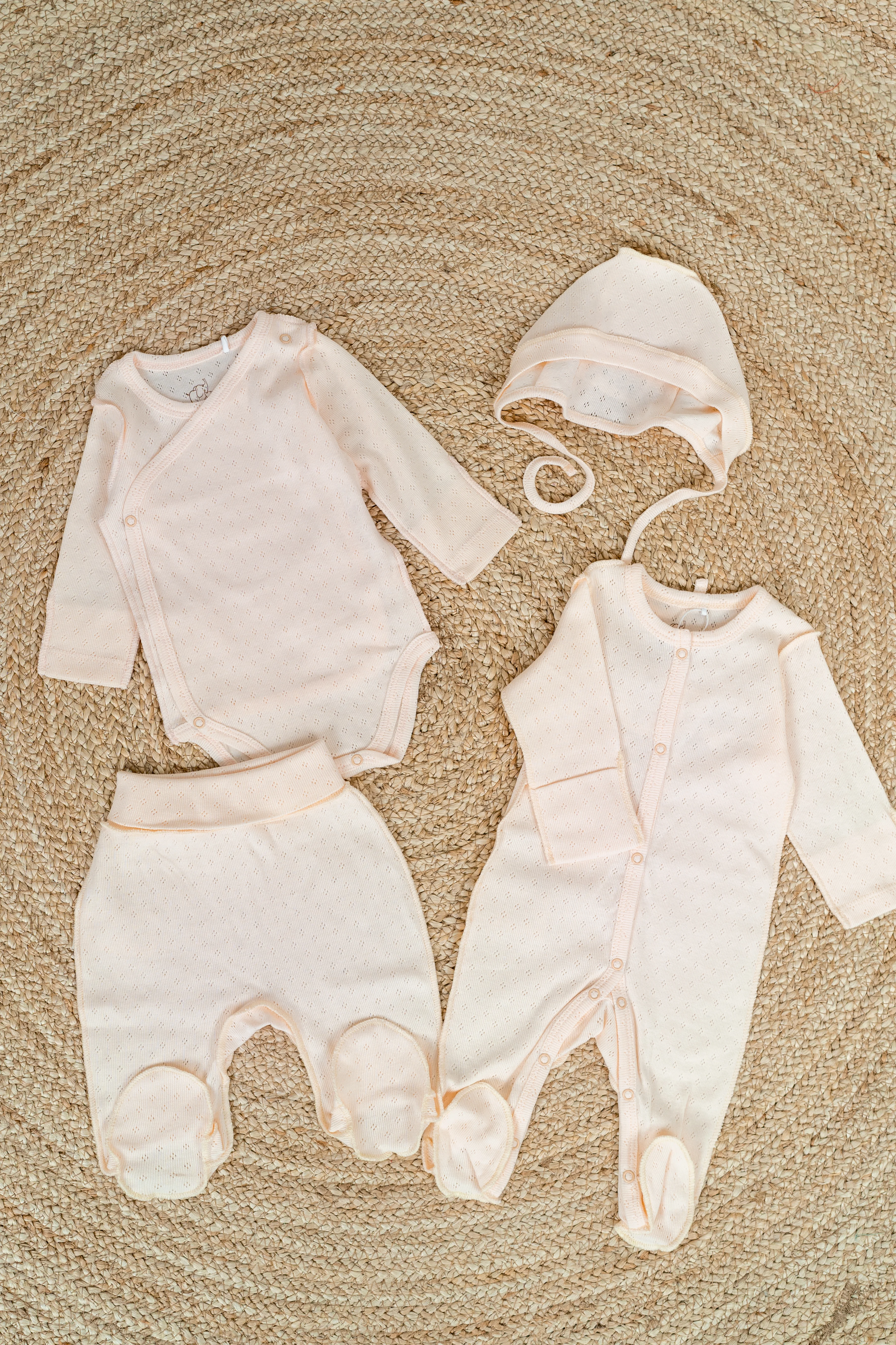 Комплект для детей (Комбинезон+ боди+ ползунки+ шапка)